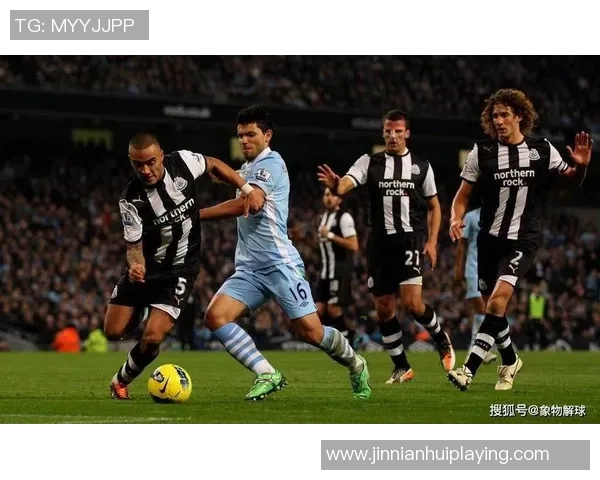 曼城对斯图加特18岁天才卡托维奇表现出兴趣但球员暂无转会意向