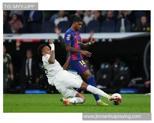 赫伊森因小腿伤缺席国家队训练皇马仍期待他能及时复出迎战国家德比