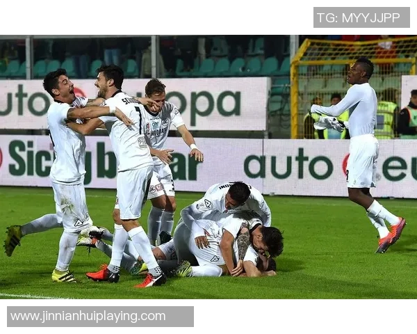 佩里西奇状态回暖本赛季已贡献2球8助助球队迎战利物浦首开记录