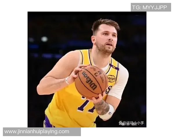 东契奇幽默自嘲英语水平调侃八村塁大学经历引发关注