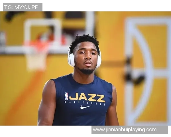 米切尔半场表现亮眼12投7中斩获17分6篮板2助攻且零失误正负值高达19