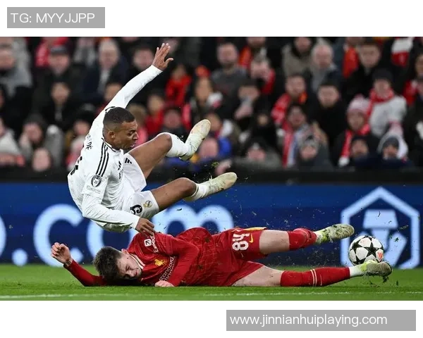 布拉德利重伤利物浦锁定多特后卫莱尔森身价2000万引关注