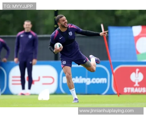 热刺年轻前锋斯卡列特今日参加英格兰队训练展现潜力
